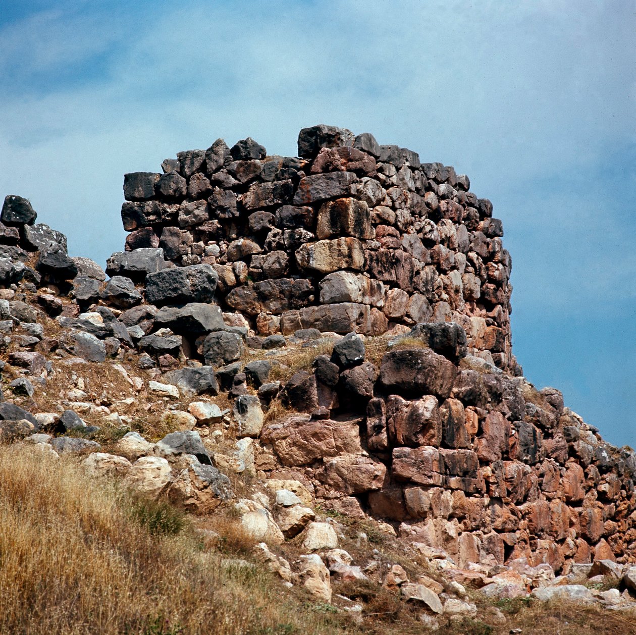 Mykeneen taidetta: näkymät yhdelle kaupungin tornista Tiryns Rakennettu noin 1200 eaa. Kreikka tekijältä Mycenaean