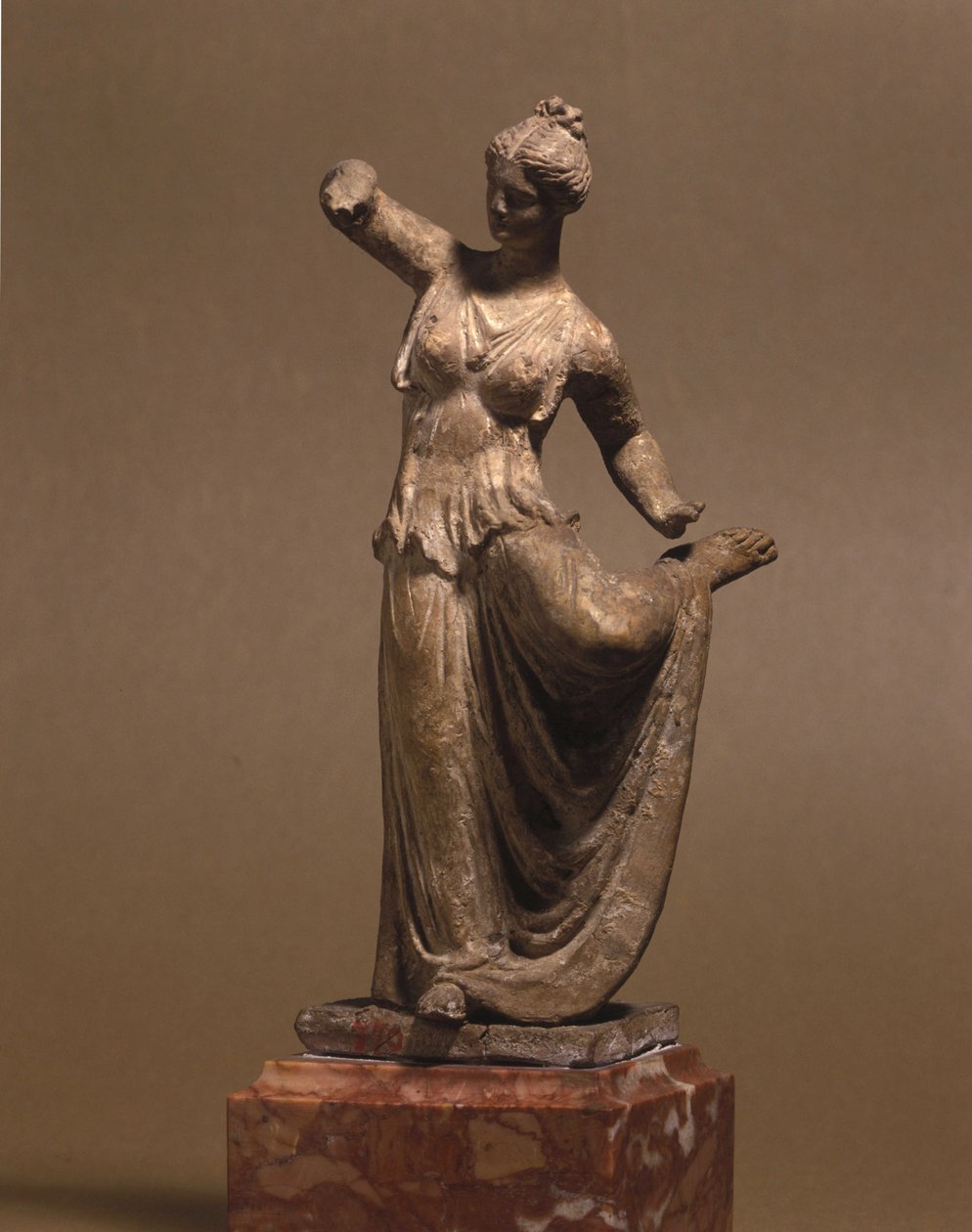 Mykeneen sivilisaatio: Tanagra-tanssija, 3. vuosisadalla eKr., Museo della Scala, Milano tekijältä Mycenaean Mycenaean