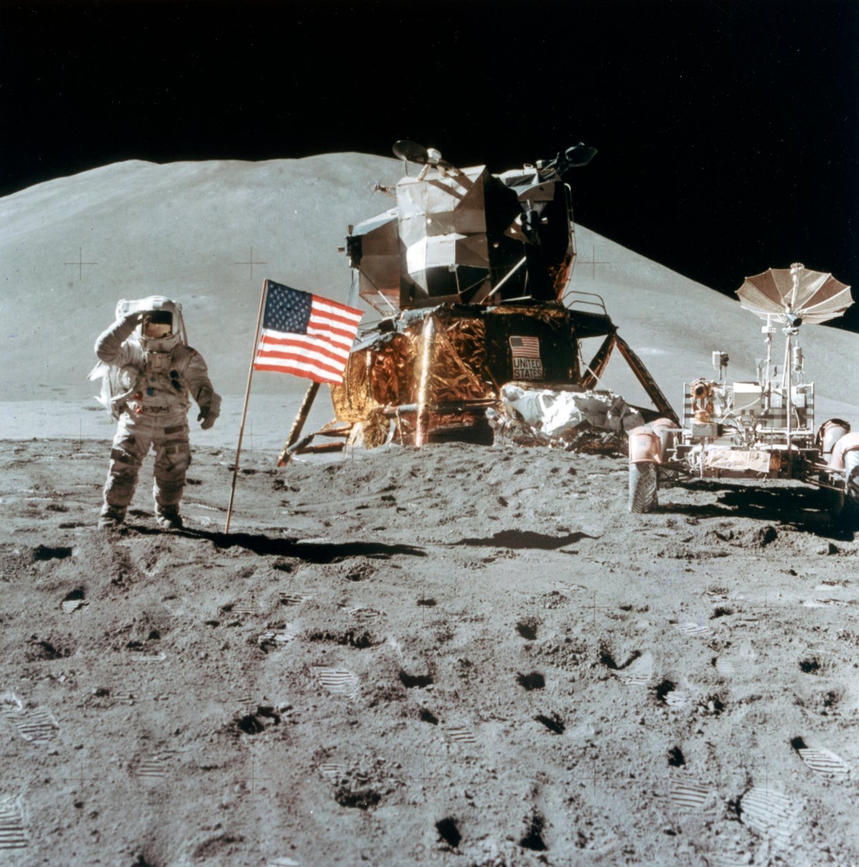 Astronautti James Irwin 1930-1991 antaa tervehdyksen Kuussa, 1971. tekijältä NASA Images
