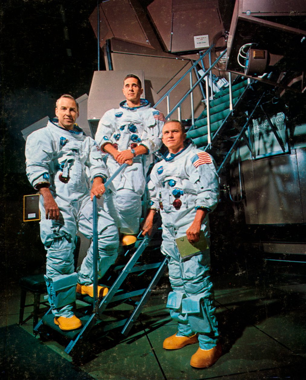 Apollo 8:n miehistö simulaattorin edessä, 1968. tekijältä NASA Images