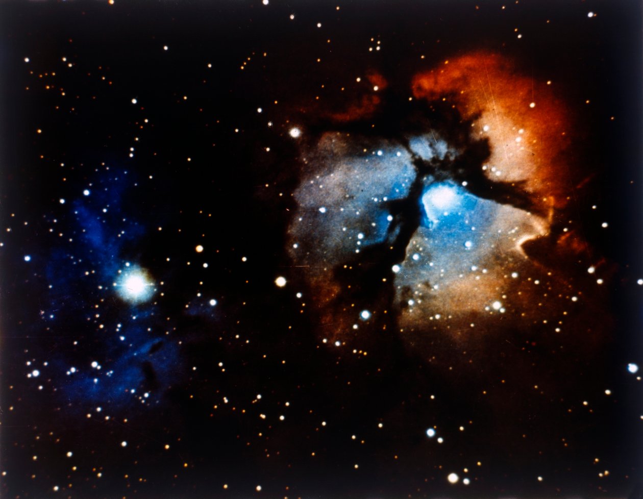 Trifid-sumu Jousimiehen tähdistössä. tekijältä NASA Images
