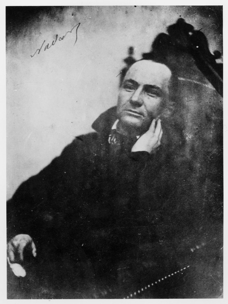Charles Baudelaire (1821-67) istuu Ludvig XIII:n nojatuolissa, 1855 tekijältä Nadar