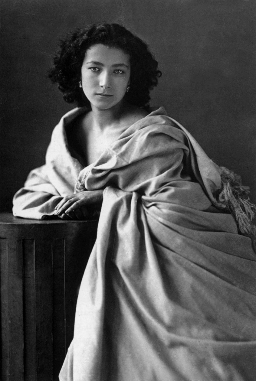 Ranskalainen näyttelijä Sarah Bernhardt (1844-1923), kuva Nadar (1820-1910) tekijältä Nadar