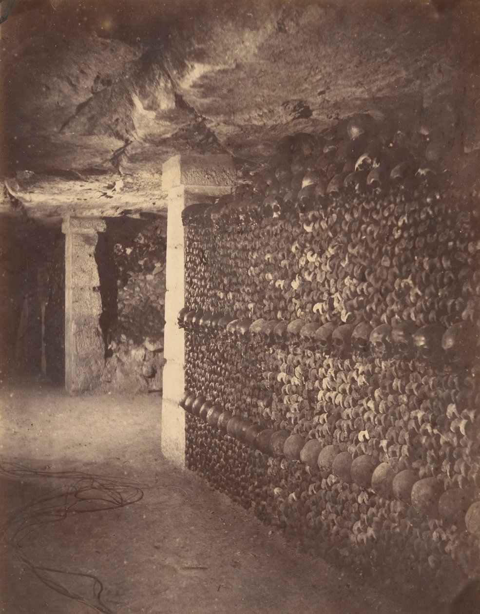 Katakombit, Pariisi, huhtikuu 1862. tekijältä Nadar