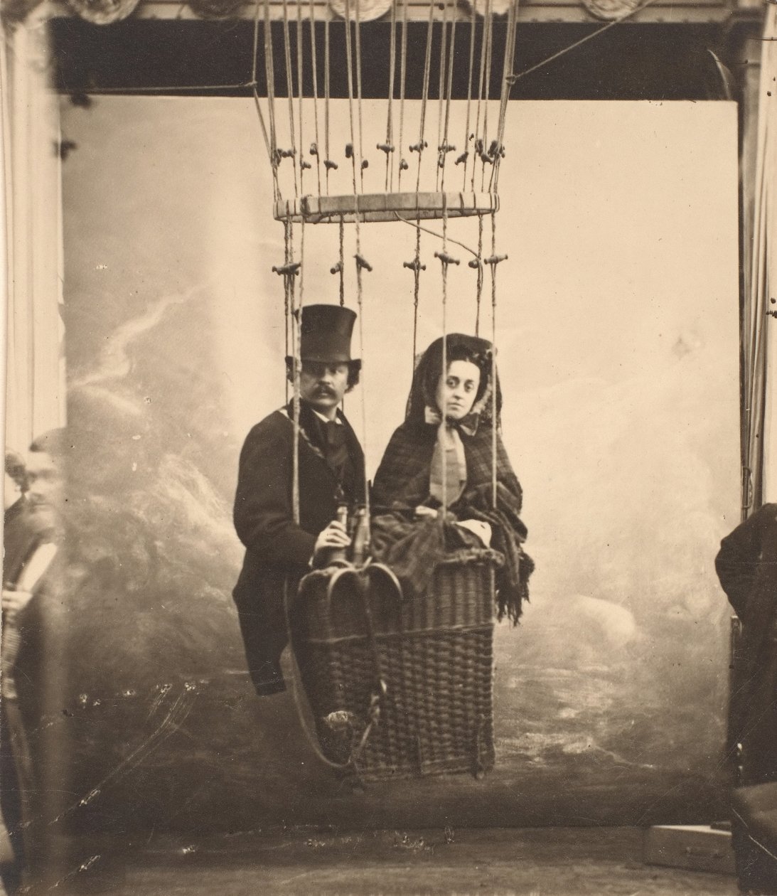 [Nadar vaimonsa Ernestinen kanssa ilmapallossa], n. 1865, painettu 1890-luvulla. tekijältä Nadar