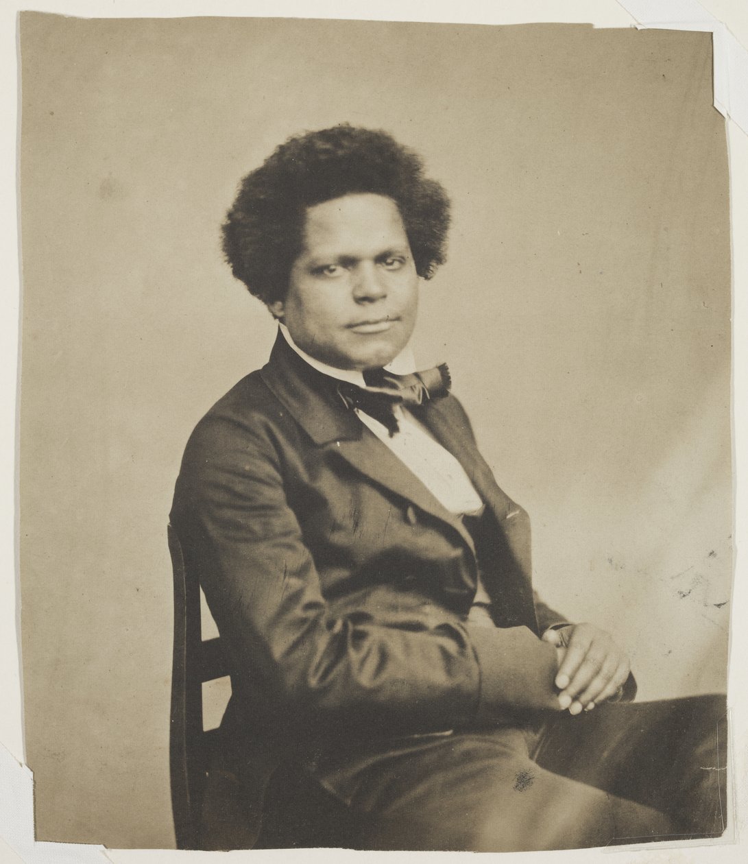 Miehen muotokuva vuosina 1854-1860 tekijältä Nadar