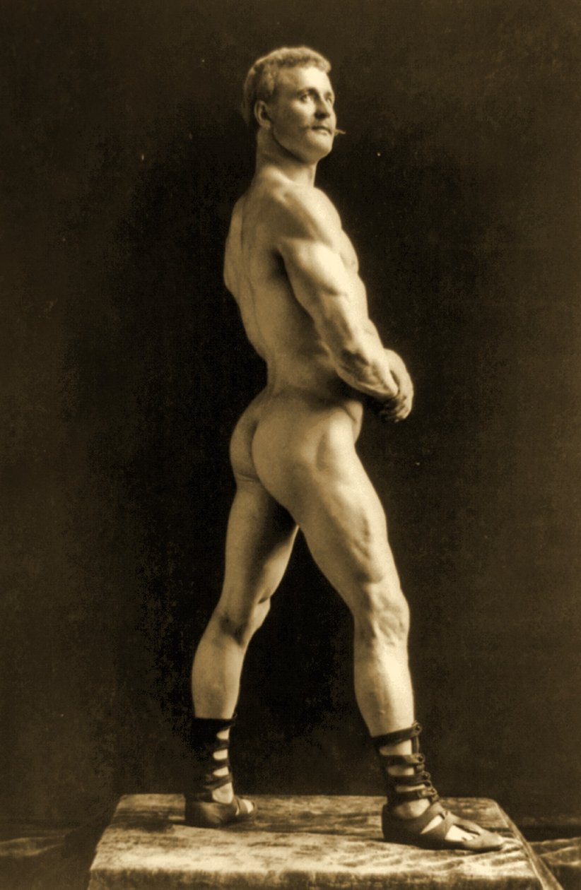Eugen Sandow, klassisessa antiikin kreikkalais-roomalaisessa asennossa, n. 1893 tekijältä Napoleon Sarony