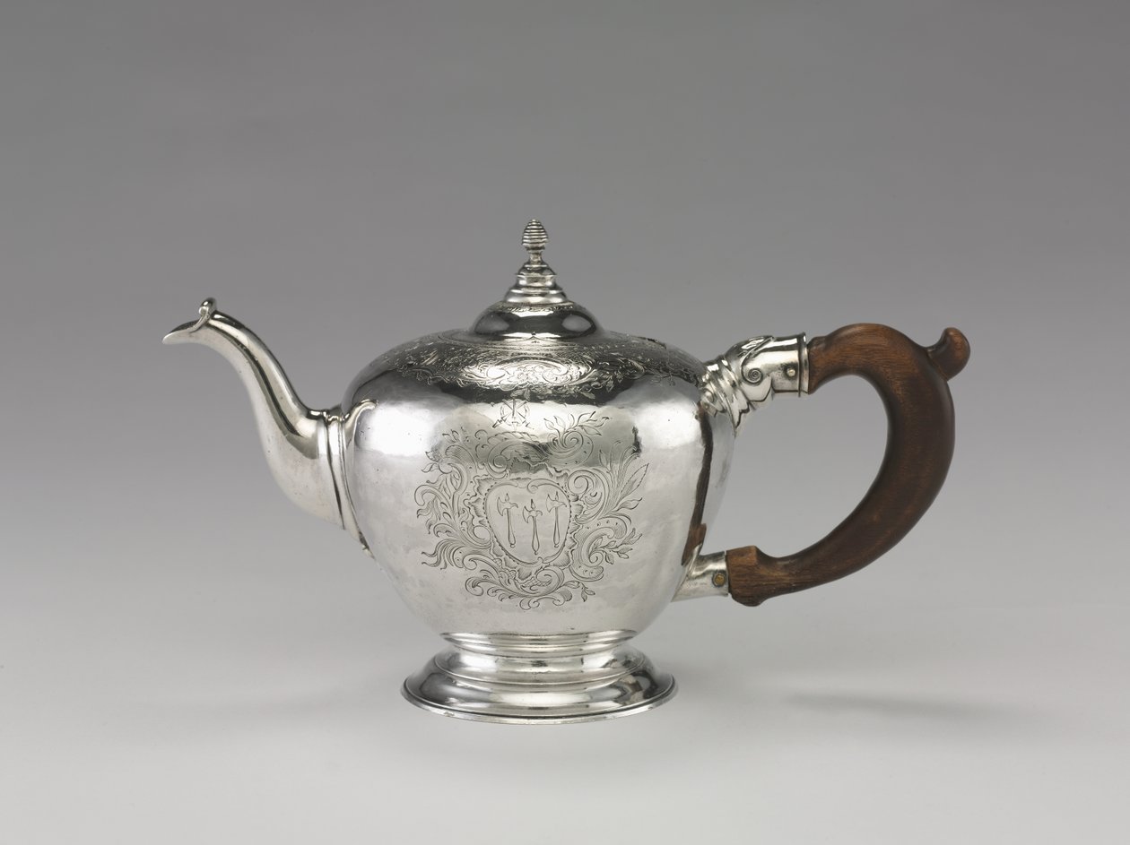Teekannu, n. 1755-1760 (hopea) tekijältä Nathaniel Hurd