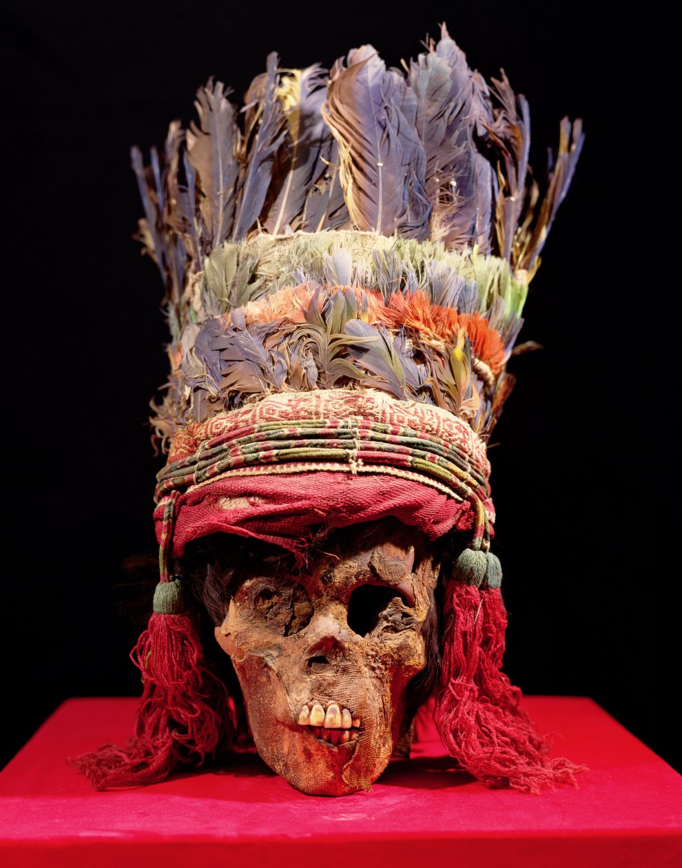 Päähine kallon päällä, Perusta (höyhenet) tekijältä Nazca Culture