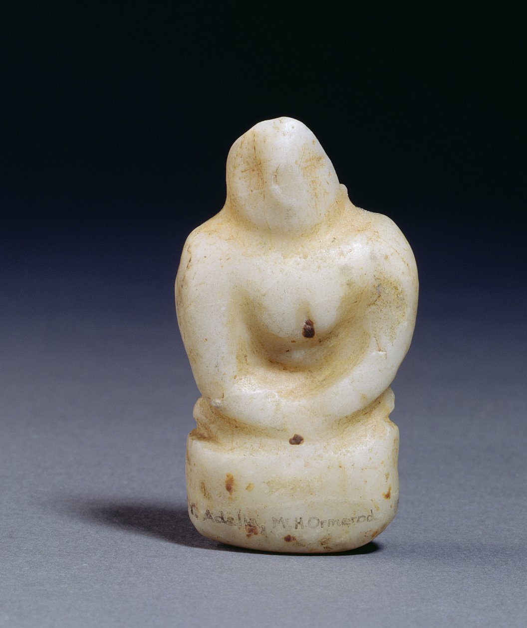 Istuva hahmo Antalyasta, Turkista, myöhäisneoliittista, noin 2000 eKr. (marmori) tekijältä Neolithic