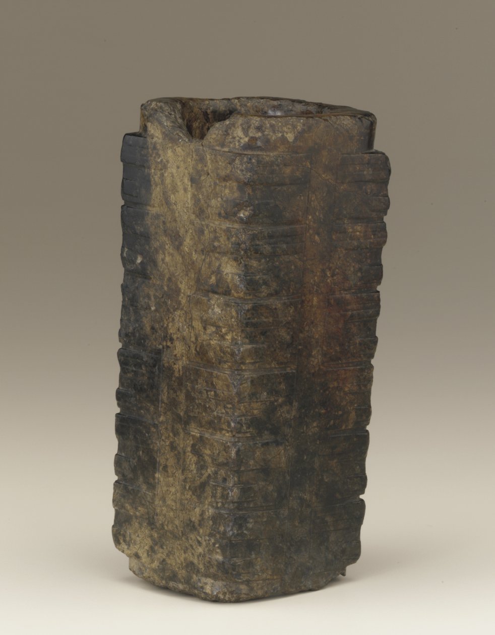 Tall tube (cong) Lake Tai region, Liangzhu culture, 3300-2250 BC (jade) tekijältä Neolithic Period Chinese School
