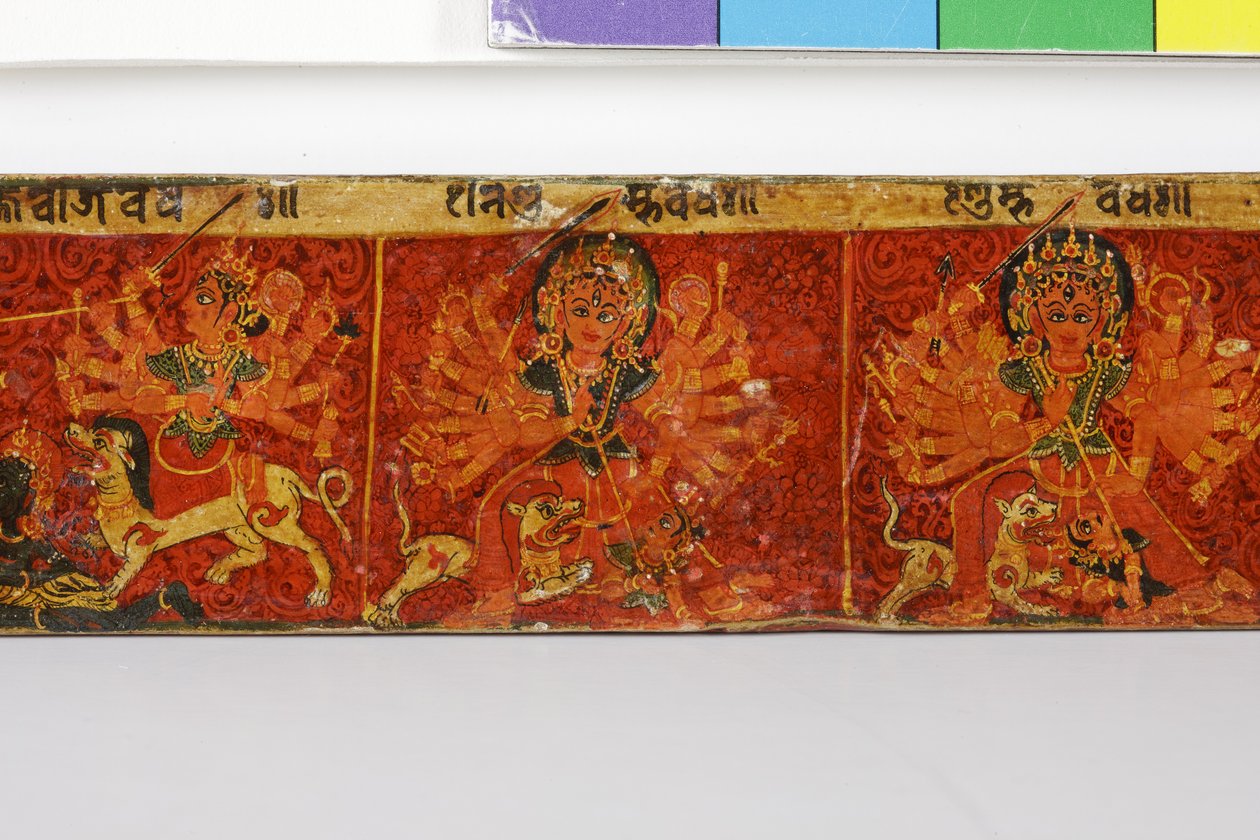 Yksityiskohta Devimahatmya-käsikirjoituksen kannesta (läpinäkymätön wc puulla) tekijältä Nepalese School