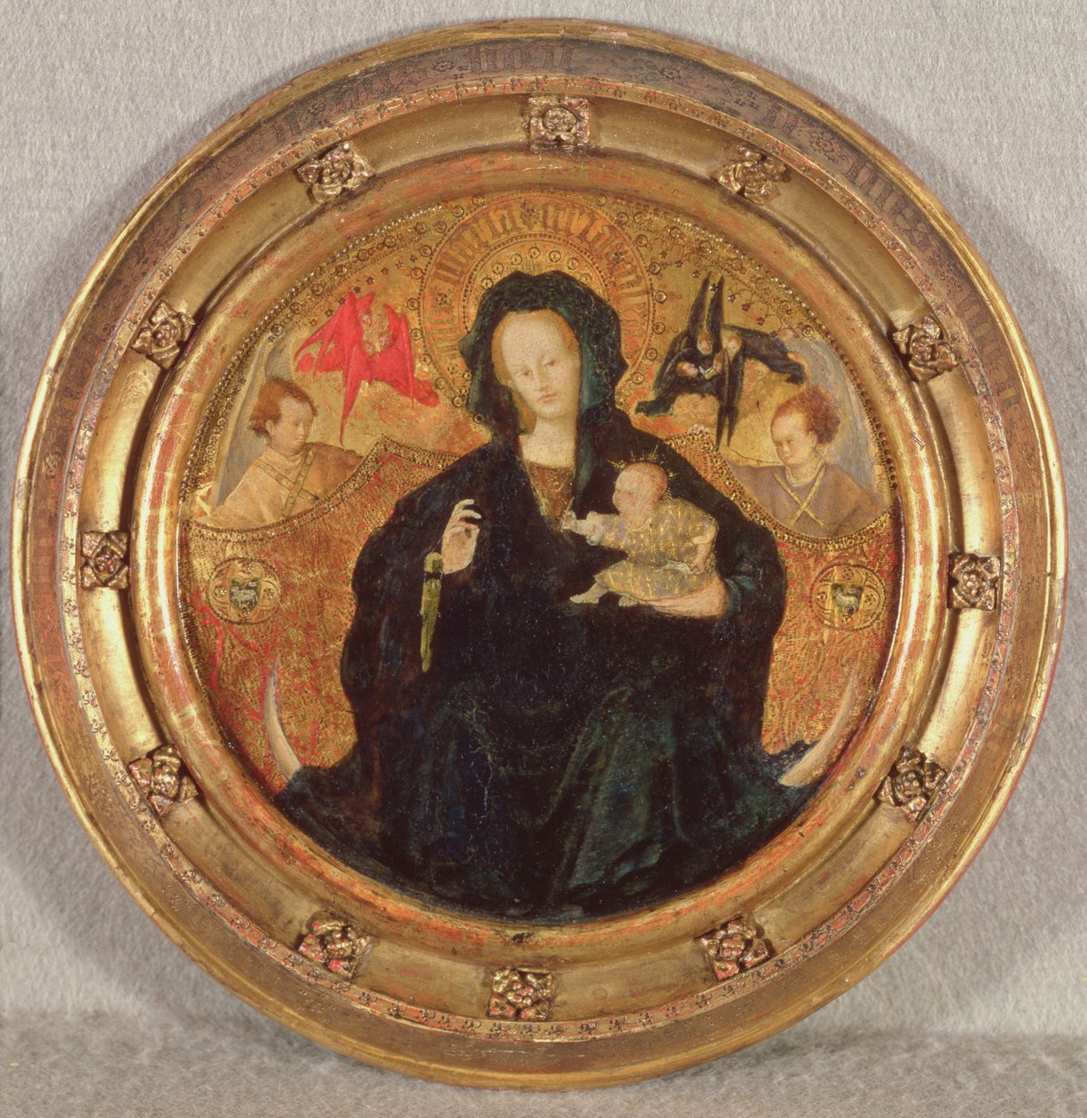 Madonna Kristuksen lapsen kanssa Kirjoitus, 1410-20 (öljy ja kultalehti puussa) tekijältä Netherlandish School