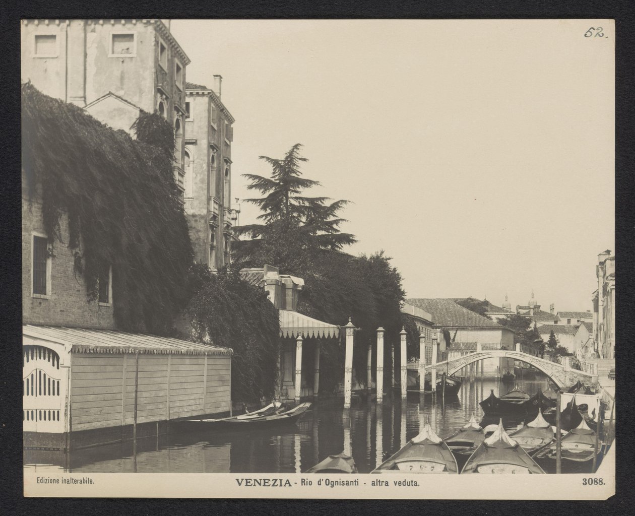 Gezicht op de Rio dei Ognissanti te Venetië Venetsia - Rio d