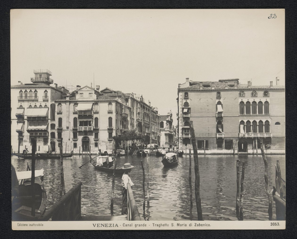 Veerboten naar de Santa Maria del Giglio te Venetiën kirkko Venetsia - Grand Canal - S. Maria di Zobenico -lautta (otsikko esineessä) tekijältä Neue Photographische Gesellschaft