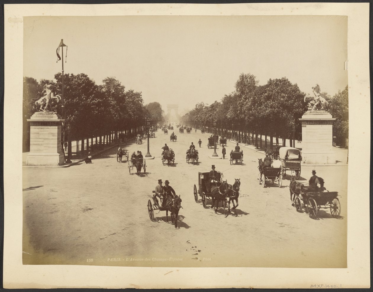 Pariisi: Avenue des Champs-Elysées tekijältä Neurdein freres