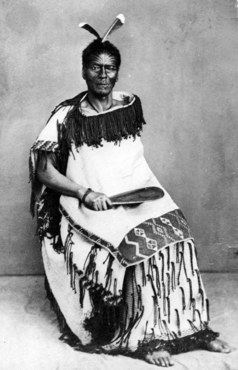 Maorimiehen muotokuva ennen vuotta 1880 tekijältä New Zealand Photographer