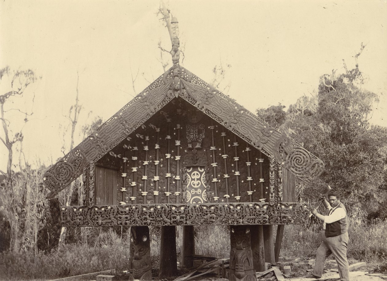 Te Takinga pataka, n. 1895 (hopeagelatiiniprintti) tekijältä New Zealander Photographer