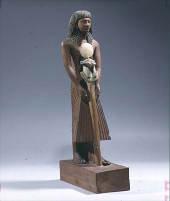 Vaunokanturi pässinpäisellä standardilla (maalattu kariobipuu) tekijältä New Kingdom Egyptian