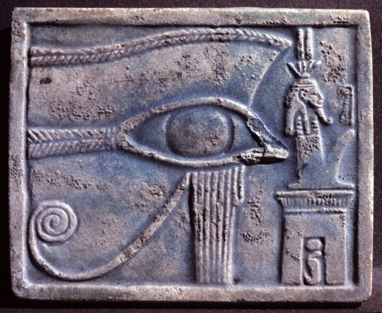 Udjat eye, New Empire (n. 1570-1085 eKr.) (kohokuva) tekijältä New Kingdom Egyptian