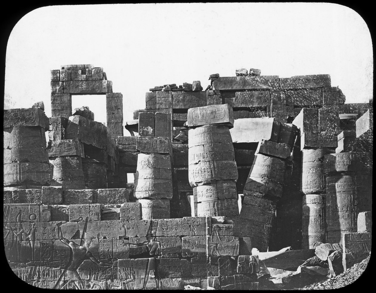 Suuri temppeli, Karnak, Egypti, 1890 tekijältä Newton and Co