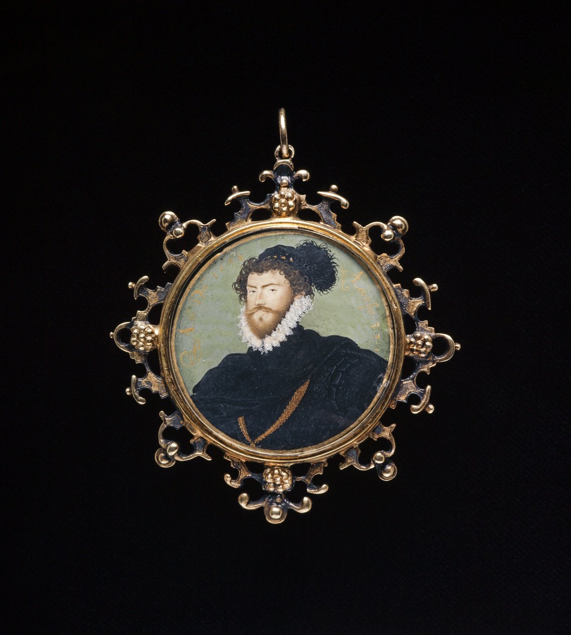 Huonekalut ja erilaiset esineet 1100- ja 1300-luvuilta tekijältä Nicholas Hilliard