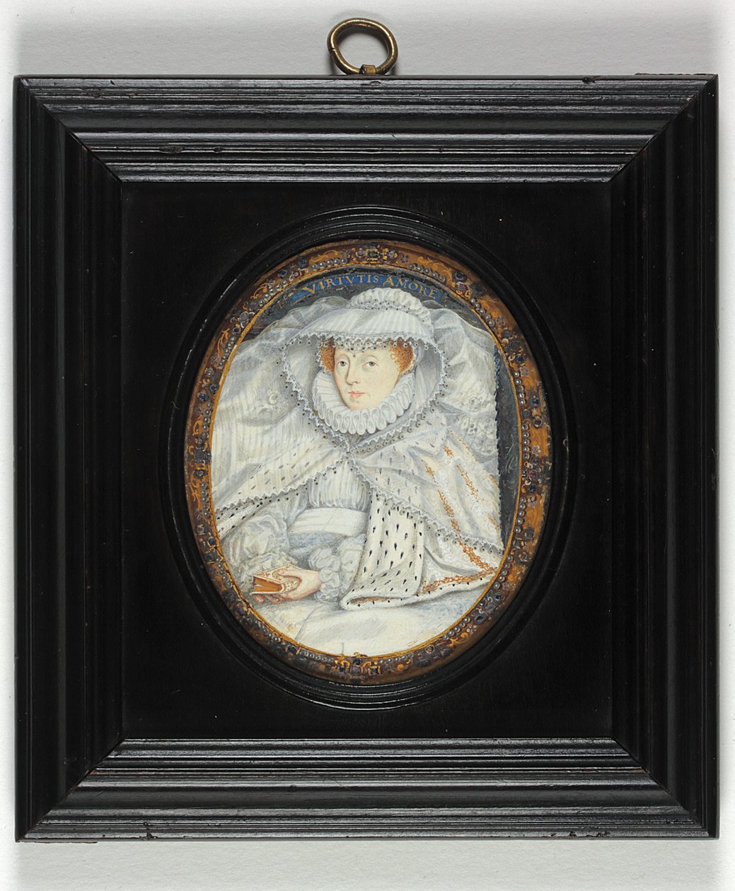 Nainen, joka on perinteisesti tunnistettu Mary Queen Of Scotsiksi (emali) tekijältä Nicholas Hilliard