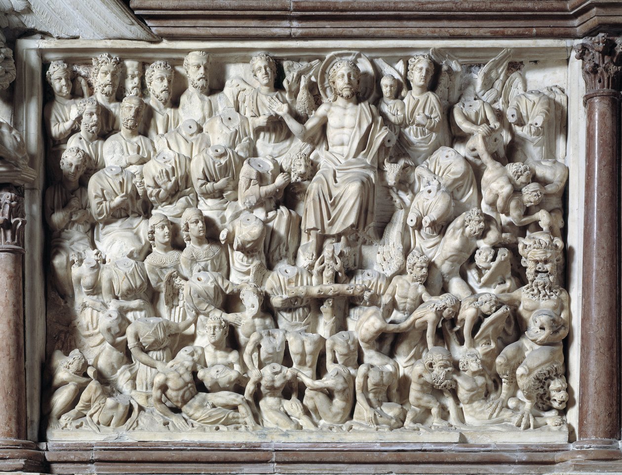 Viimeinen tuomio (Viimeinen tuomio) Tuolin teki Nicola Pisano (1215/20-1278/84) (Marmorisaarnatuoli) 1260 Baptistere Saint John of Pisa (Battistero san Giovanni di Pisa), Italia tekijältä Nicola Pisano