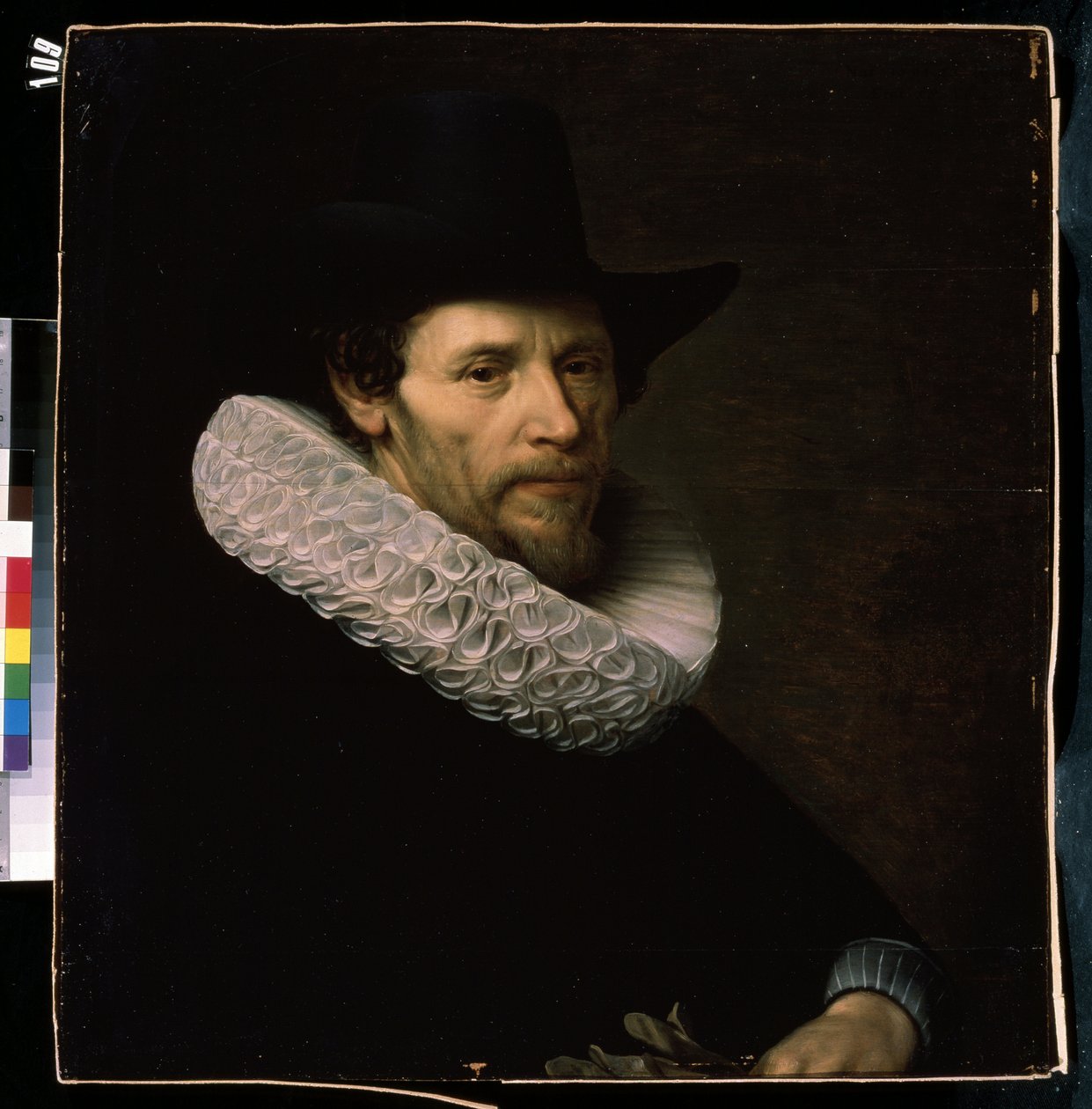 ""Musta hattua käyttävän miehen muotokuva" Tämä on merkittävä hollantilainen, jolla on röyhelö ja hattu. Nicolas Eliazin (1591-1655) maalaus 1600-luvun Mihail Kroshitskyn taidemuseo, Sevastopol (Sevastopol) Ukr tekijältä Nicolaes Eliasz
