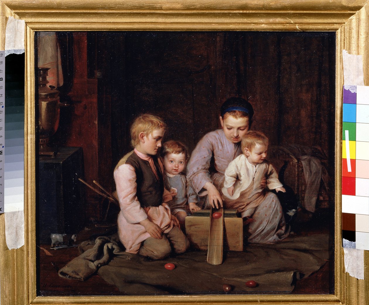 Pääsiäismunapelit. Neljä lasta leikkii puisten kananmunien liukumista puiseen kanavaan, joka on asennettu takin päälle, levitettynä talon lattialle. Nikolai Andreevich Kocheliovin (1840-1918) maalaus öljy kankaalle tekijältä Nikolai Andreevich Kocheliov
