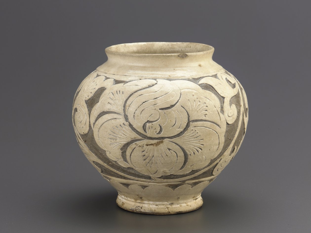 Purkki sgraffito-koristeella, Jiaozuo, Henanin maakunta, Northern Song-dynastia, 1000-luvun ensimmäinen puolisko (keraaminen) tekijältä Northern Song Dynasty Chinese School