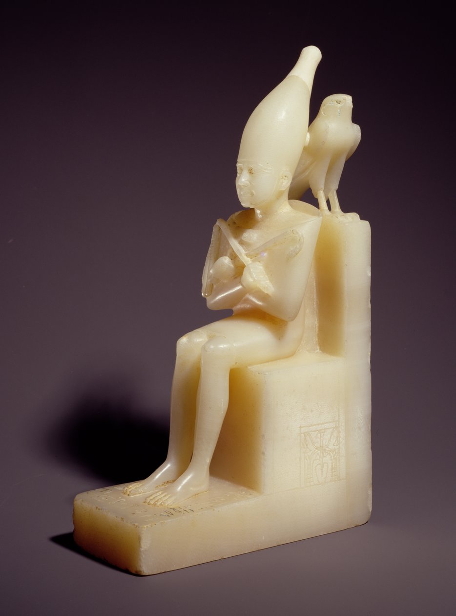 Pieni istuva patsas Pepi I:stä (2289-2255 eKr.) Horus Falconin (alabasteri) kanssa tekijältä Old Kingdom Egyptian