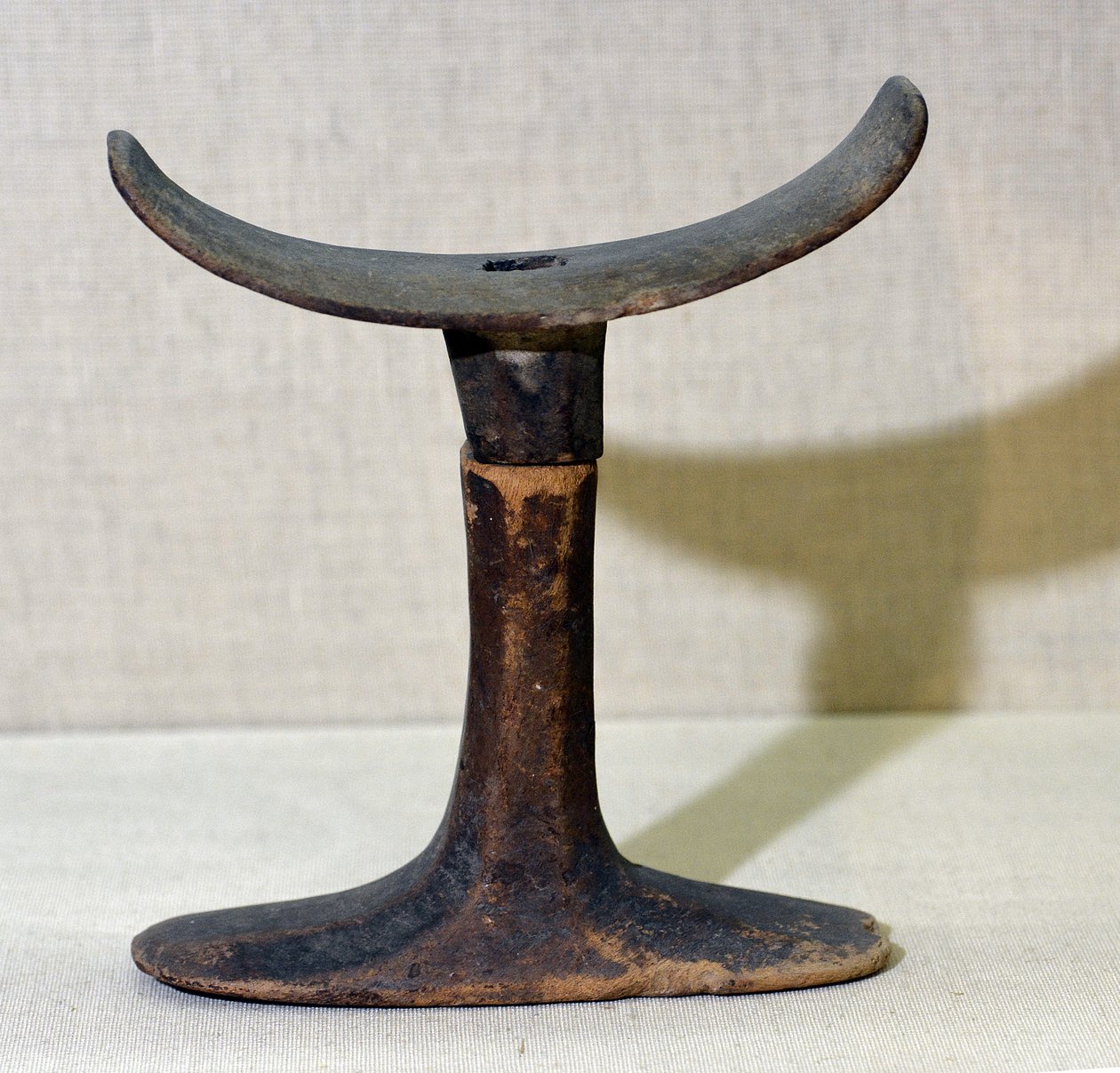 Niskatuki, noin 2500-2100 eaa tekijältä Old Kingdom Egyptian