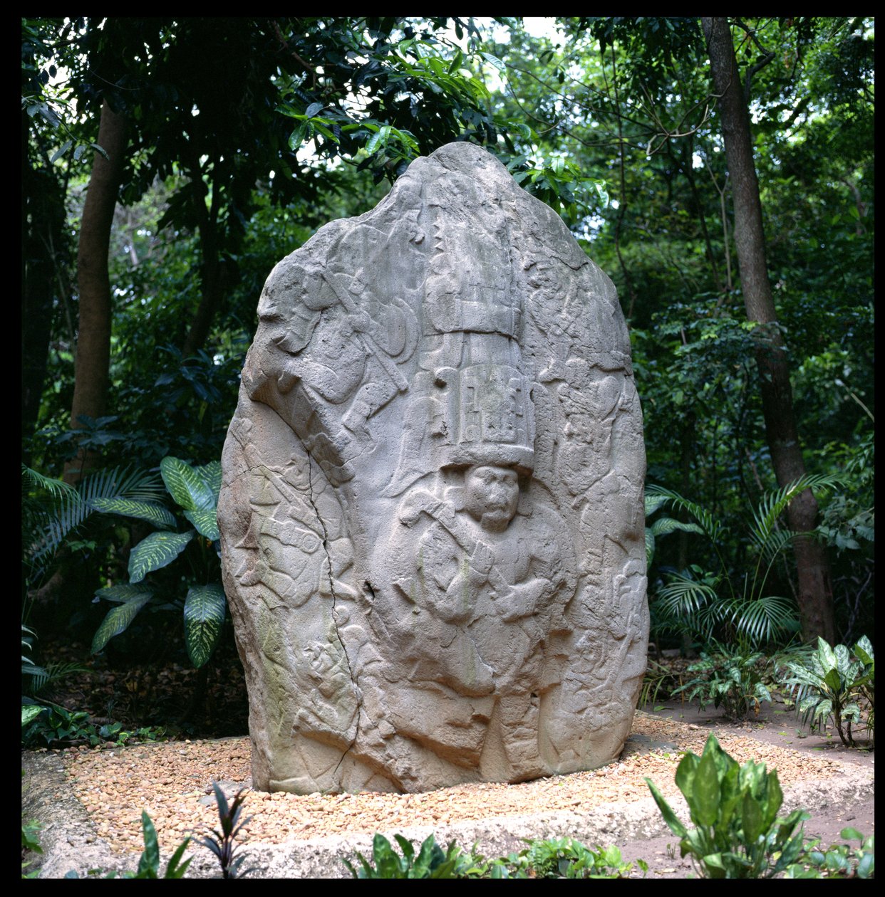 Stele 2, esiklassinen kausi tekijältä Olmec