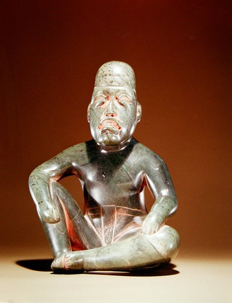 Jadehahmo (jadiittia jäljellä maalilla) tekijältä Olmec