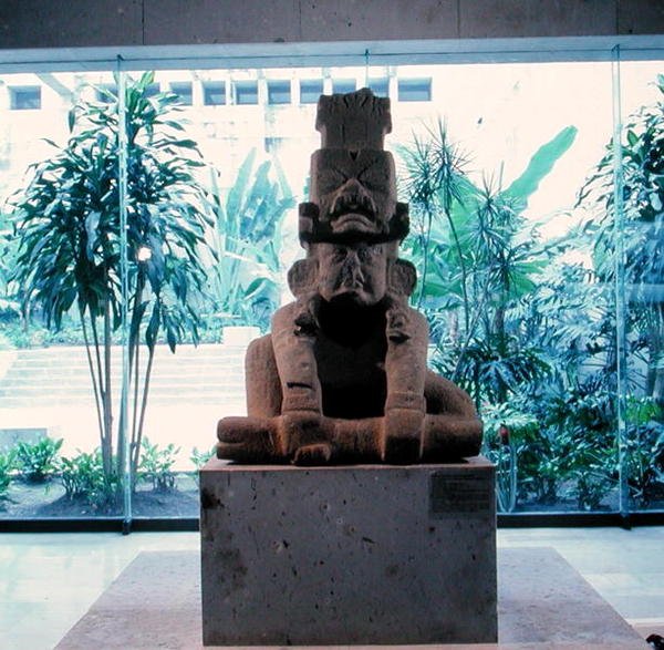 Monumentti 1 San Martin Pajapanista, esiklassinen aika (kivi) tekijältä Olmec Olmec