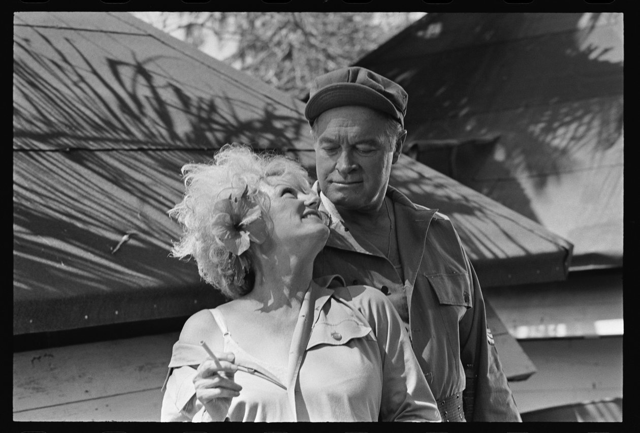Bob Hope ja Phyllis Diller kuvauksissa "Sgt O
