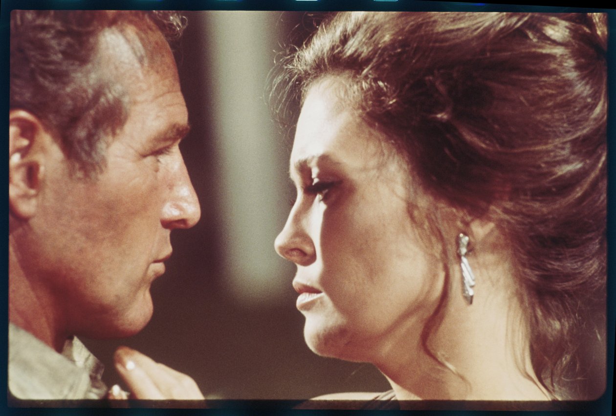 Paul Newman ja Faye Dunaway Towering Infernon kuvauksissa tekijältä Orlando Suero