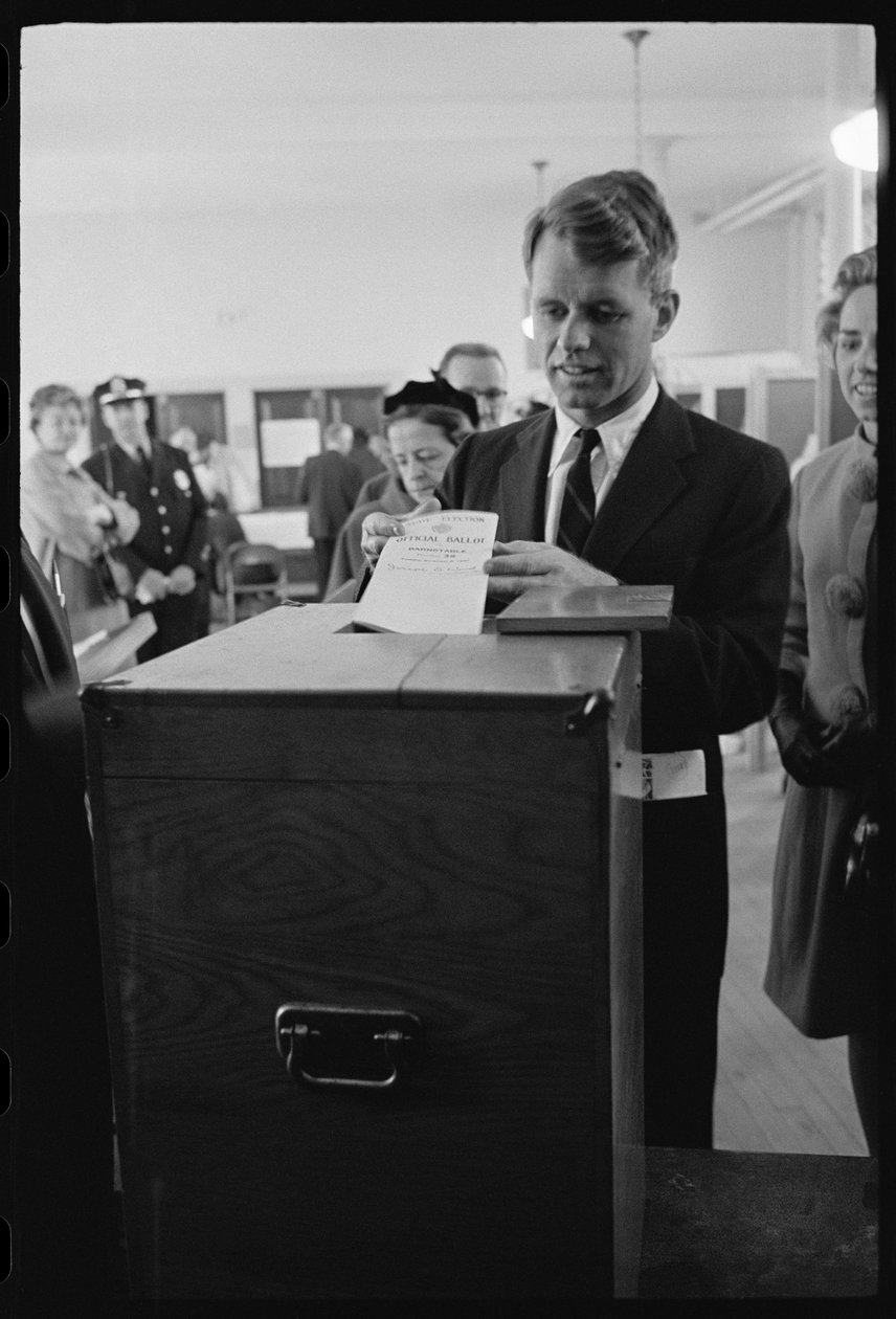 Robert F. Kennedy äänestää veljeään tekijältä Orlando Suero