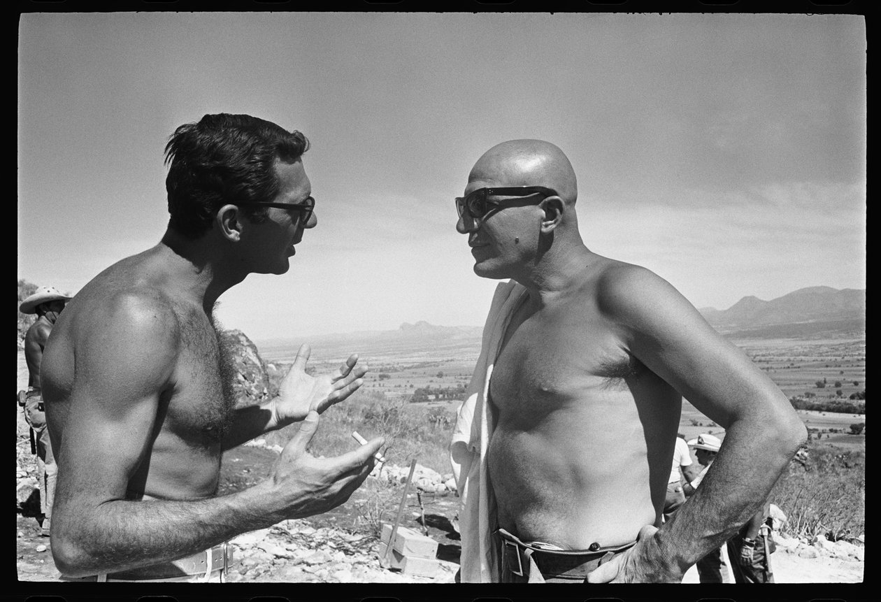 Sydney Pollack ja Telly Savalas The Scalphuntersin kuvauksissa tekijältä Orlando Suero