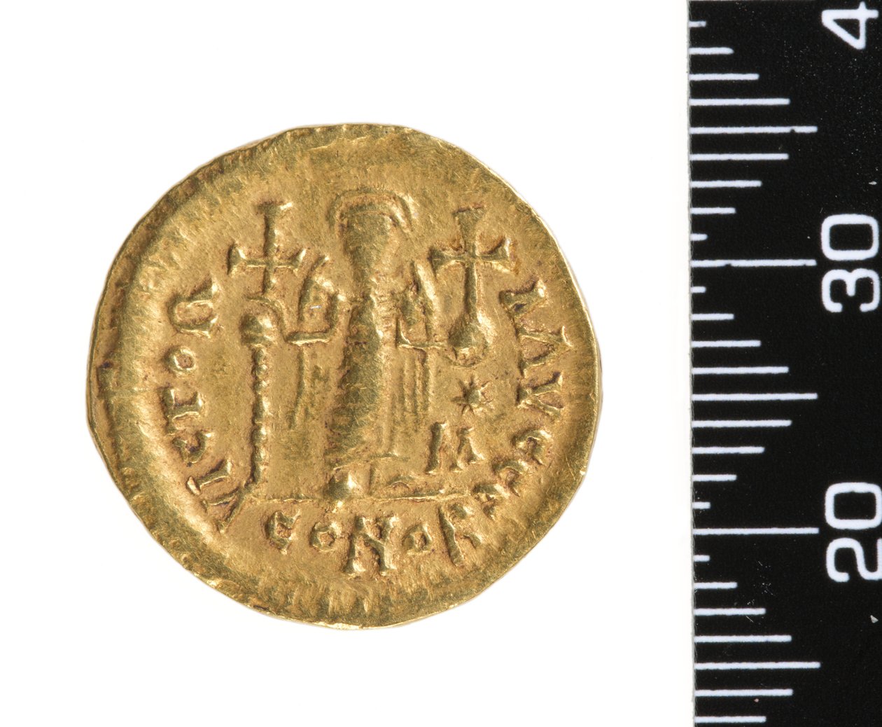 Kolikko (kääntöpuoli) n. 534-548 (kulta) tekijältä Ostrogothic Ostrogothic