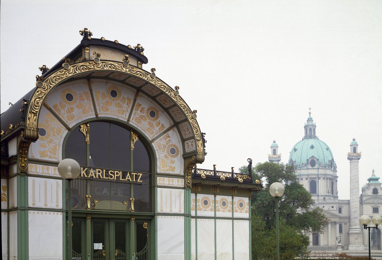 Art Nouveau: Arkkitehti Otto Wagnerin (1841-1918) tekemä näkymä Karlsplatzin metroaseman paviljonkiin (nykyisin kahvila) (Wienin Secession) 1894-1899 Wien, Itävalta tekijältä Otto Wagner