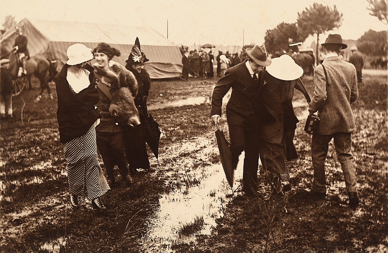 Vieraita ketunmetsästyksen juhlallisuuksissa Capannellessa, lähellä Roomaa, 22.2.1915 (b/w kuva) tekijältä Paolo Lucchesi