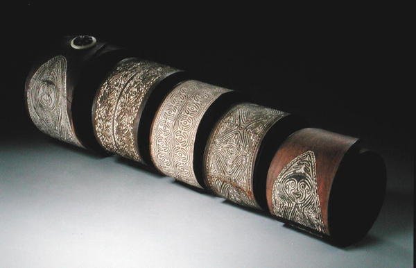 Vyöt (kuori) tekijältä Papua New Guinean