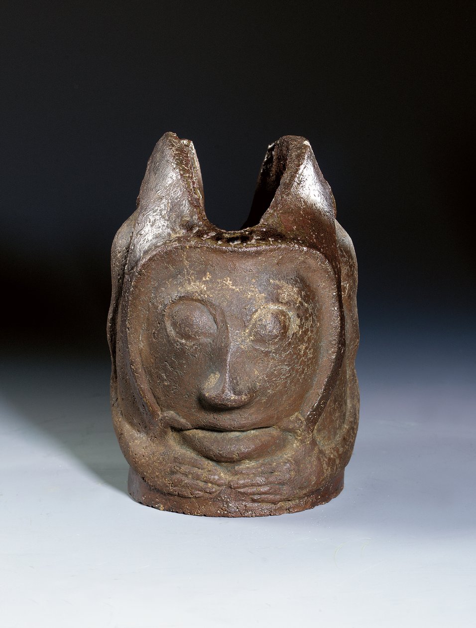Groteskin pään muotoinen ruukku, n. 1895 tekijältä Paul Gauguin