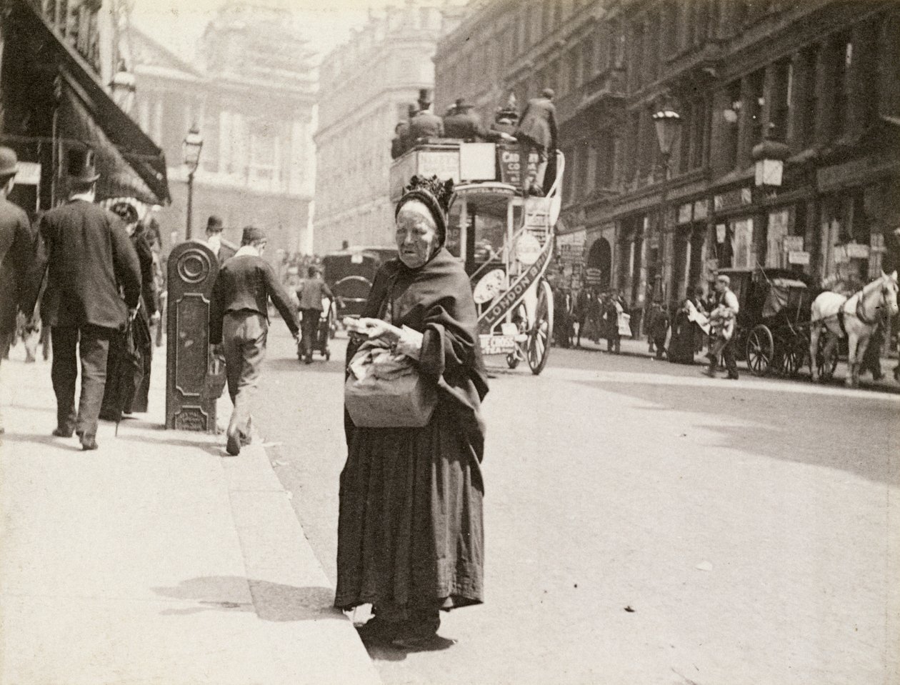 Tulitikkujen myyjä, Ludgate Hill, Lontoo, 1893 tekijältä Paul Martin