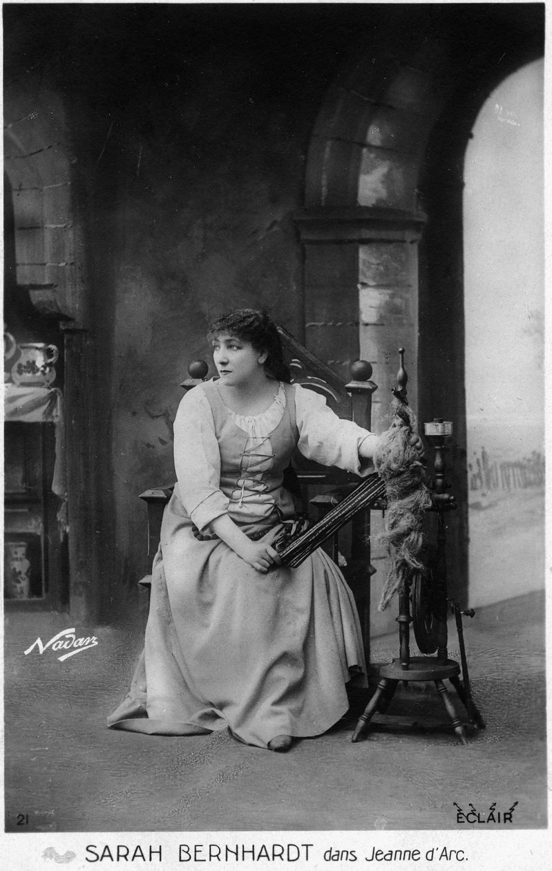 Henriette Rosine Bernard eli Sarah Bernhardt (1844-1923) Jules Barbierin "Joan of Arcina" tekijältä Paul Nadar