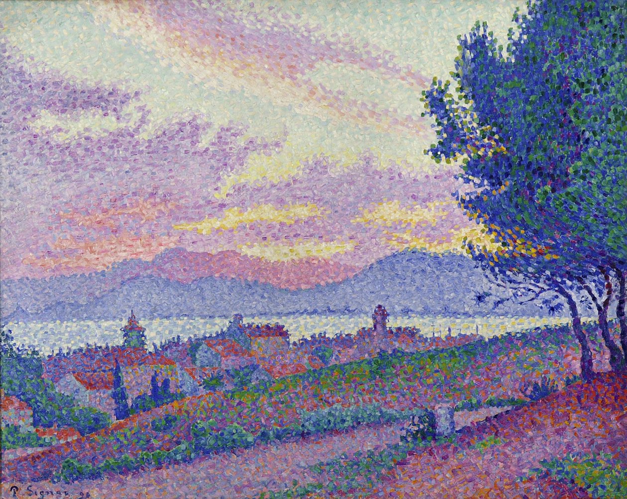 Näkymä Saint-Tropeziin, auringonlasku mäntymetsän yli, 1896. tekijältä Paul Signac
