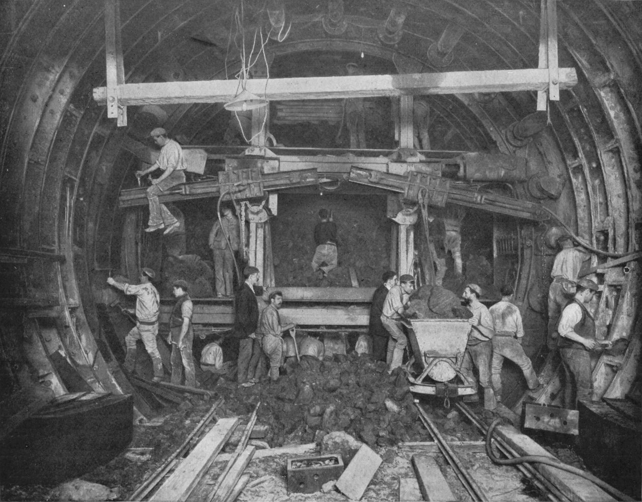 Putkiradan kaivaminen, Great Northern and City Railway, Lontoo, c1903 1903 tekijältä Pearson and Son Ltd
