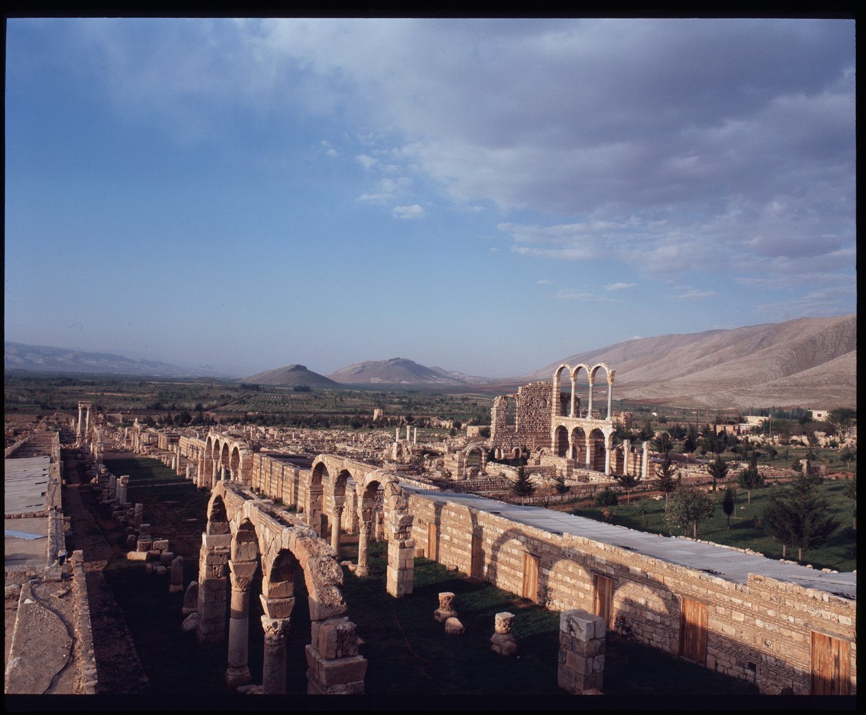 Näkymä Anjarin kaupunkiin, 705-710 tekijältä Period Umayyad
